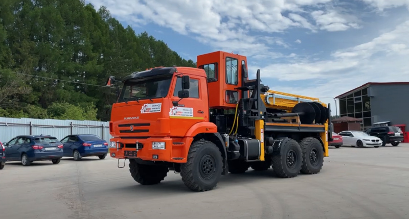 Бурильно крановая установка Tecsil D700 на шасси Камаз 43118